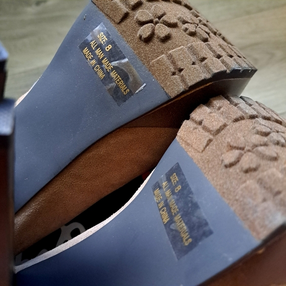 Qupid | taupe suede su~ platform wood like heel - Picture 9 of 10